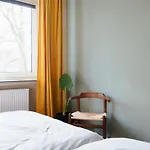 Gemuetliche Und Grosse Stadtwohnung Mit Parkplatz, Uni Und Zentrum Fusslaeufig Appartamento Kassel