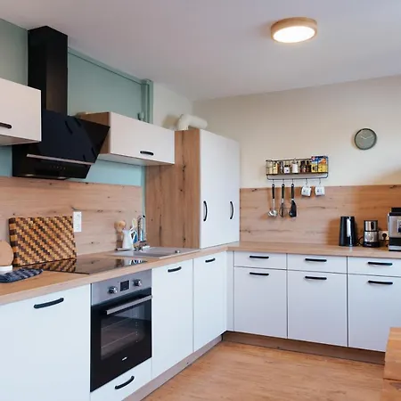 Gemuetliche Und Grosse Stadtwohnung Mit Parkplatz, Uni Und Zentrum Fusslaeufig Appartement *
