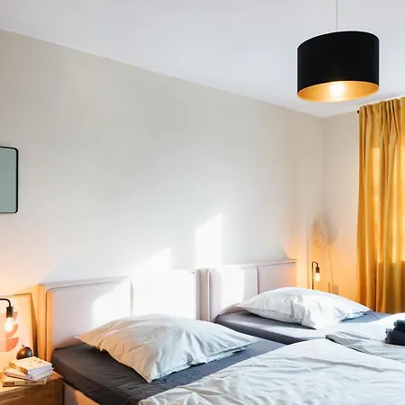 Zentrale & Gemuetliche 3-zimmer-wohnung Mit Netflix & Sky, Nah An Uni & Zentrum, Mit Stellplatz