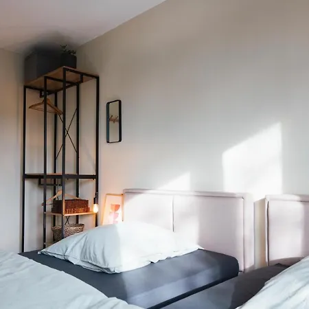 Zentrale Gemütlichkeit: 3-zimmer Mit Netflix & Uni-nähe Apartment