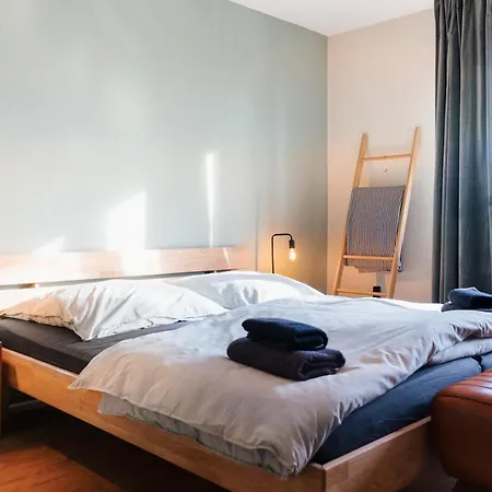 Gemuetliche Und Grosse Stadtwohnung Mit Parkplatz, Uni Und Zentrum Fusslaeufig Kassel